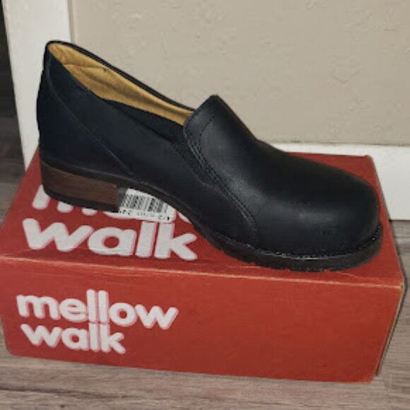 NWT Womens Steel-Toed Boots Brown Size 8 (US) - Picture 1 of 3